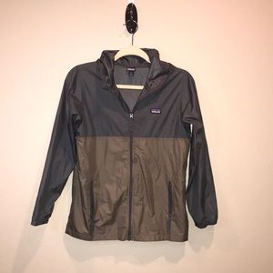 Patagonia wind breaker rain coat.